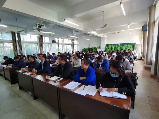 说明: C:\Users\Administrator\Desktop\万象城allwincity官网举行《习近平谈治国理政》（第四卷）宣讲报告会\万象城allwincity官网举行《习近平谈治国理政》（第四卷）宣讲报告会\IMG_20221012_140517.jpg