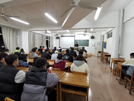 说明: C:\Users\Administrator\Desktop\万象城allwincity官网开展“唱响红色经典 凝聚奋进力量” 唱响红歌活动2021.11.16\万象城allwincity官网开展“唱响红色经典 凝聚奋进力量” 唱响红歌活动2021.11.16\3.jpg