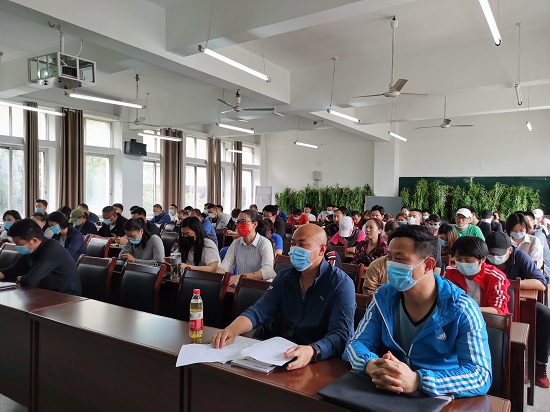 说明: C:\Users\Administrator\Desktop\万象城allwincity官网组织教职工学习全国两会精神(1)\万象城allwincity官网组织教职工学习全国两会精神\IMG_20220316_143320.jpg