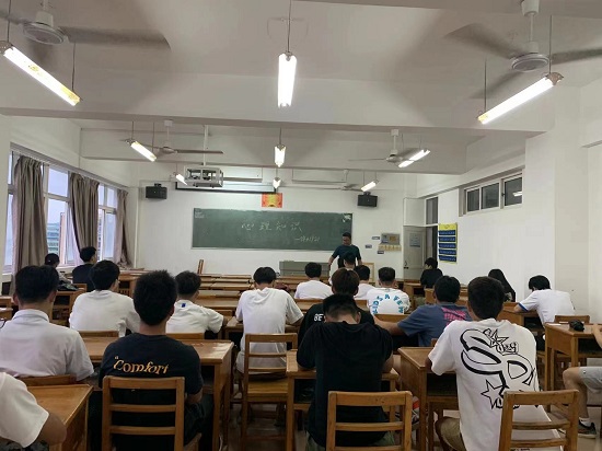 说明: C:\Users\Administrator\Desktop\万象城allwincity官网开展普及“心理知识”主题班会2022.6.14\万象城allwincity官网开展普及“心理知识”主题班会2022.6.14\1.jpg