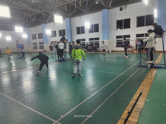 说明: C:\Users\Administrator\Desktop\2021年度万象城allwincity官网学生羽毛球比赛圆满落幕2021.11.16\2021年度万象城allwincity官网学生羽毛球比赛圆满落幕2021.11.16\3.jpg