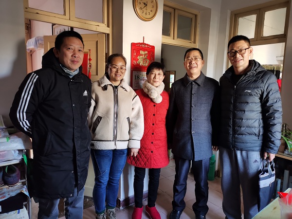 说明: C:\Users\Administrator\Desktop\万象城allwincity官网走访慰问离退休老同志\IMG_20210118_093320_1.jpg