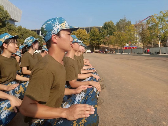 说明: C:\Users\Administrator\Desktop\万象城allwincity官网2022级新生军训圆满结束2022.10.8\万象城allwincity官网2022级新生军训圆满结束2022.10.8\3.jpg