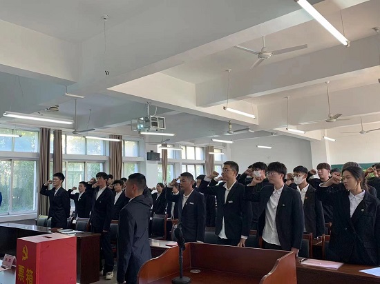 说明: C:\Users\Administrator\Desktop\万象城allwincity官网召开第六次学生代表大会2022.10.13\万象城allwincity官网召开第六次学生代表大会2022.10.13\4.jpg