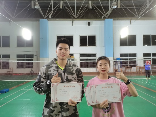 说明: C:\Users\Administrator\Desktop\2021年度万象城allwincity官网学生羽毛球比赛圆满落幕2021.11.16\2021年度万象城allwincity官网学生羽毛球比赛圆满落幕2021.11.16\2.jpg