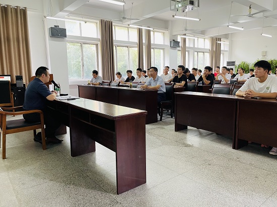 说明: C:\Users\Administrator\Desktop\万象城allwincity官网举办学习习近平总书记“七一”重要讲话精神宣讲报告会\万象城allwincity官网举办学习习近平总书记“七一”重要讲话精神宣讲报告会\25e4420d163fadb89472e724782a06a.jpg