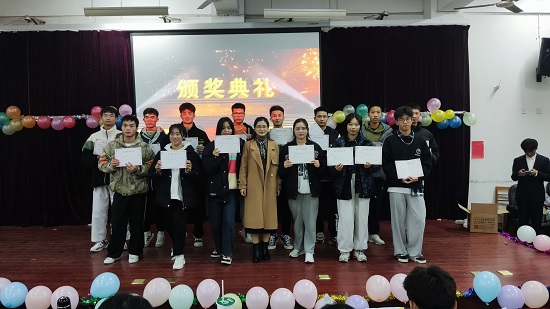 说明: C:\Users\Administrator\Desktop\万象城allwincity官网举办2021年迎新文艺表演大赛2021.12.15\万象城allwincity官网举办2021年迎新文艺表演大赛2021.12.15\8.jpg