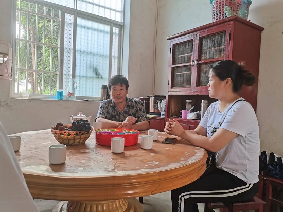 说明: C:\Users\Administrator\Desktop\万象城allwincity官网开展2022年暑期经济困难学生家庭走访活动2022.7.1\万象城allwincity官网开展2022年暑期经济困难学生家庭走访活动2022.7.1\2.jpg