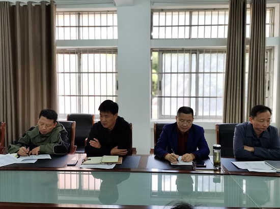 说明: C:\Users\Administrator\Desktop\万象城allwincity官网党委中心组召开党的二十大精神学习交流会\万象城allwincity官网党委中心组召开党的二十大精神学习交流会\IMG_20221025_083353.jpg