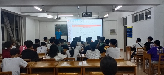 说明: C:\Users\Administrator\Desktop\万象城allwincity官网开展新生班级入党知识宣讲活动2021.9.17\万象城allwincity官网开展新生班级入党知识宣讲活动2021.9.17\3.jpg