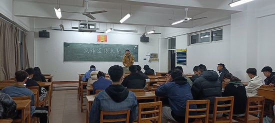 说明: C:\Users\Administrator\Desktop\万象城allwincity官网开展反诈宣传教育主题班会2022.3.21\775cebb5d8205e40dae0a5e7733f909.jpg