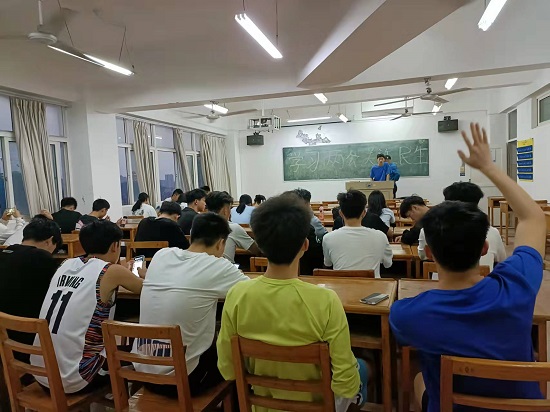 说明: C:\Users\Administrator\Desktop\万象城allwincity官网开展学习两会精神主题团日活动2022.3.15(1)\万象城allwincity官网开展学习两会精神主题团日活动2022.3.15\3.jpg