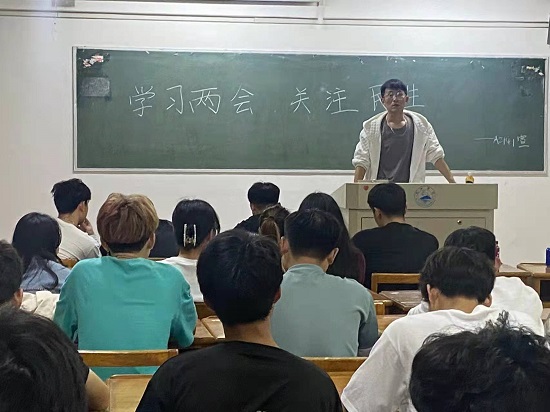 说明: C:\Users\Administrator\Desktop\万象城allwincity官网开展学习两会精神主题团日活动2022.3.15(1)\万象城allwincity官网开展学习两会精神主题团日活动2022.3.15\2.jpg