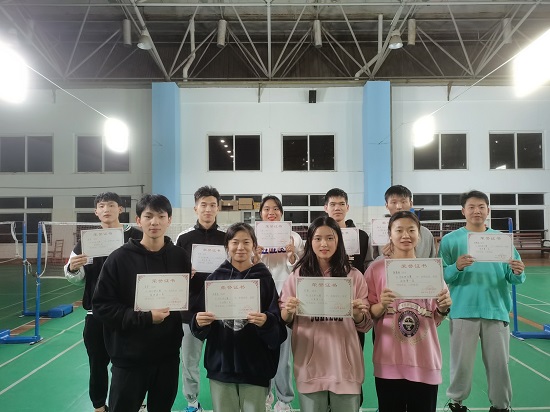 说明: C:\Users\Administrator\Desktop\2021年度万象城allwincity官网学生羽毛球比赛圆满落幕2021.11.16\2021年度万象城allwincity官网学生羽毛球比赛圆满落幕2021.11.16\1.jpg